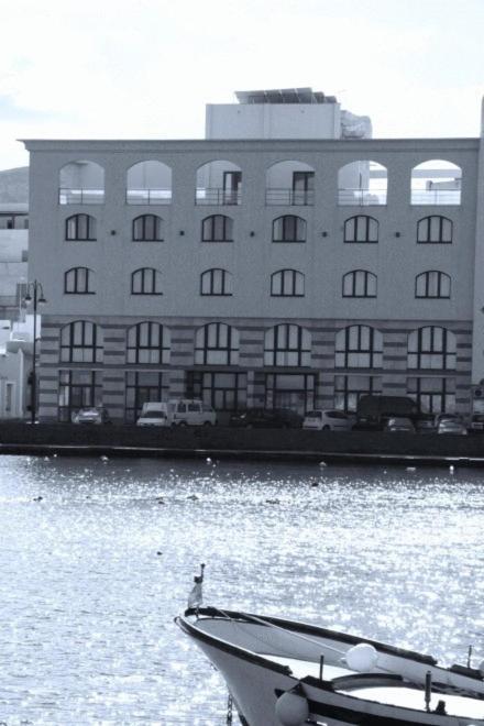 Yacht Marina Hotel بانتيليريا المظهر الخارجي الصورة